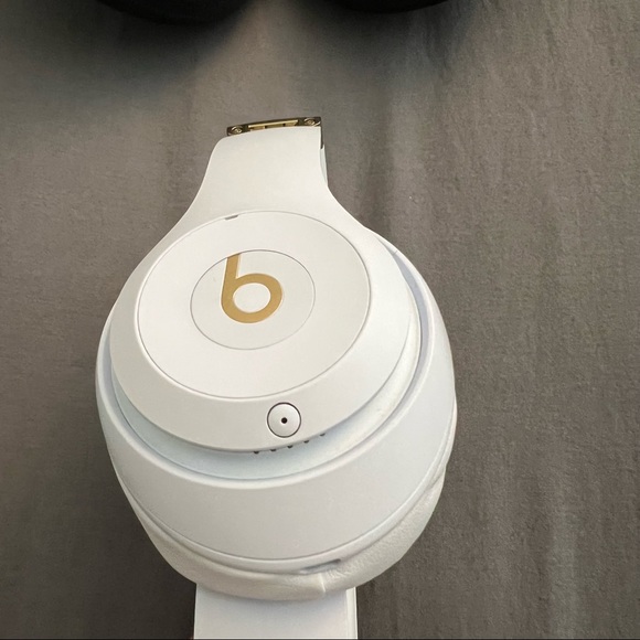 Beats studio3 headphones - Picture 13 of 15